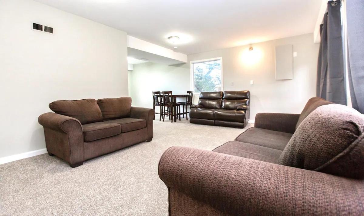 Stunning Home With Amazing Views Near The City Victoria Exterior photo